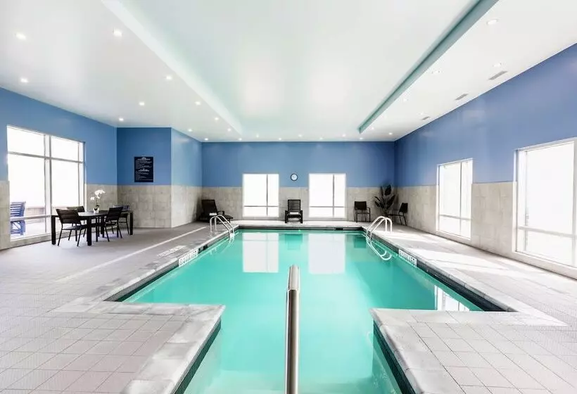 هتل Hampton Inn & Suites By Hilton Quebec City Beauport