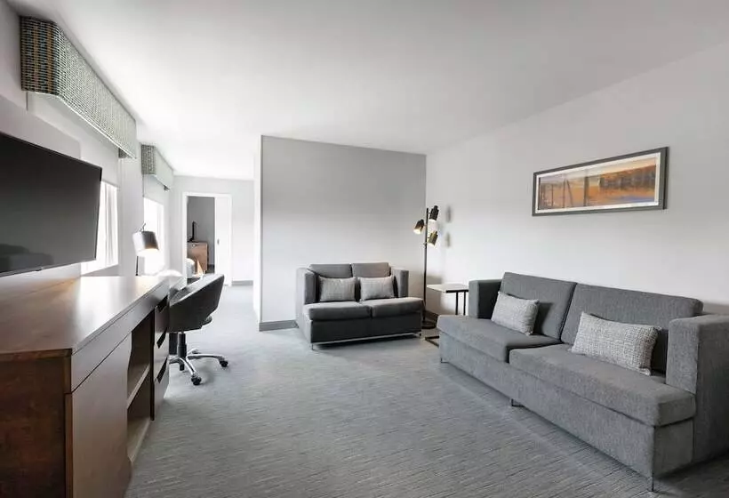 هتل Hampton Inn & Suites By Hilton Quebec City Beauport