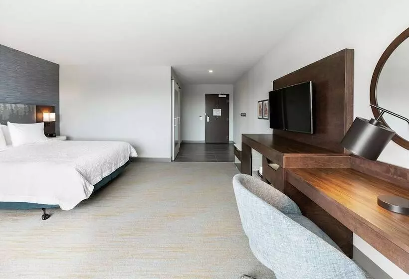 هتل Hampton Inn & Suites By Hilton Quebec City Beauport