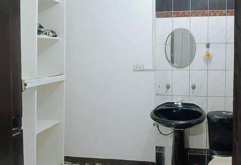 ホテル Iloilo Paraw Beach Resort