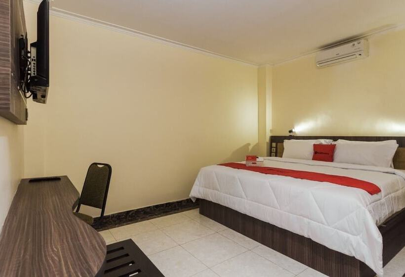 בית מלון כפרי Reddoorz Plus @ Boulevard Panakkukang