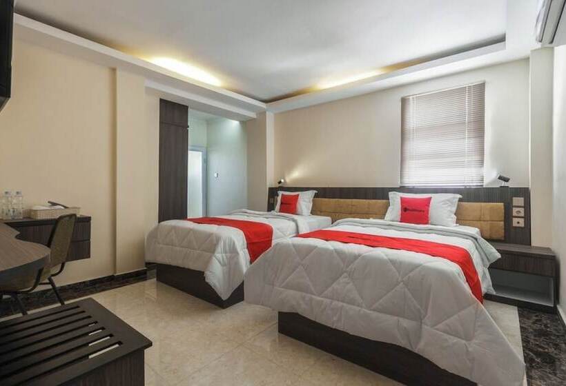 בית מלון כפרי Reddoorz Plus @ Boulevard Panakkukang