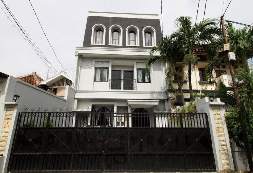 Hôtel Reddoorz Plus @ Radio Dalam 2