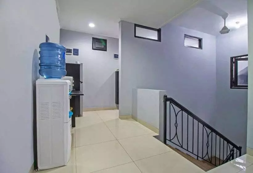 Hotelli Reddoorz Plus @ Radio Dalam 2