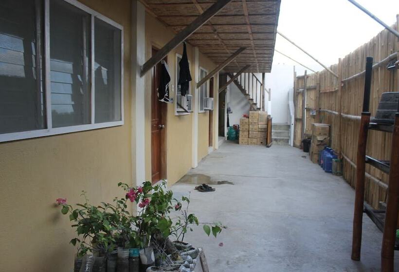 Jrm Travel And Lounge Hostel