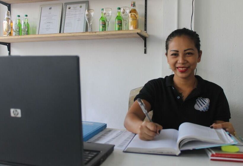 Jrm Travel And Lounge Hostel