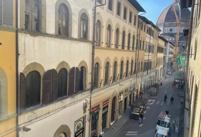 پانسیون Canto Dei Servi