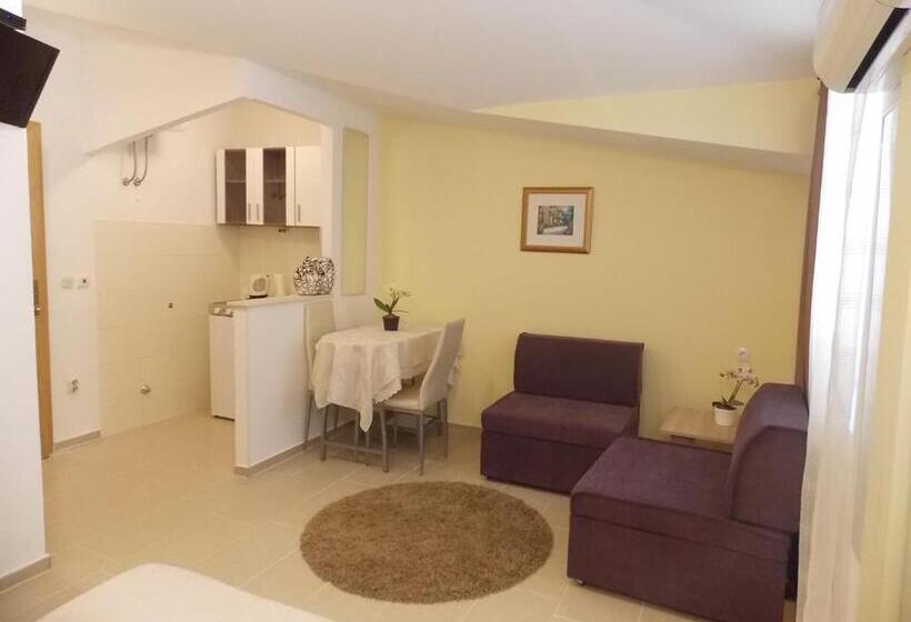 Pension Rooms Valentino