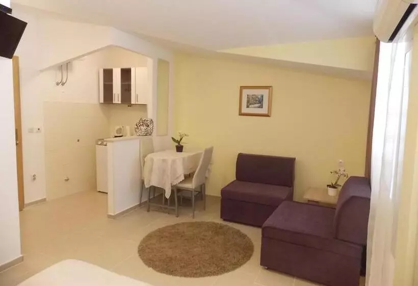 Pensión Rooms Valentino