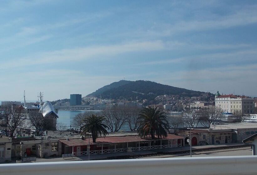 Pension Rooms Valentino