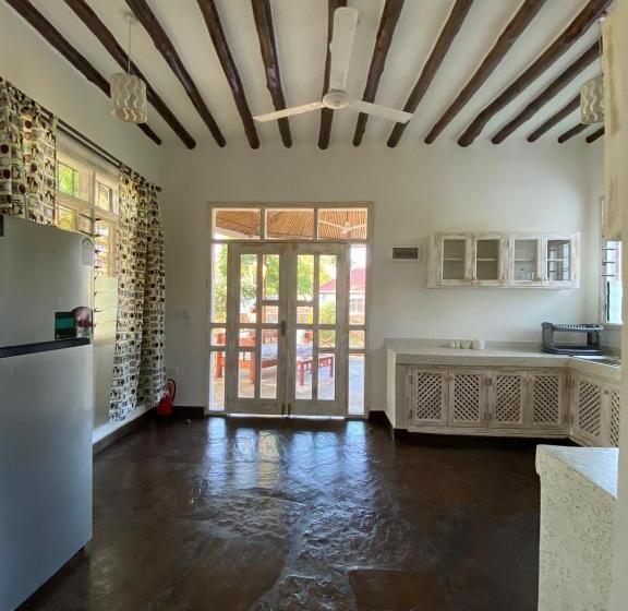 پانسیون Villa Malindi