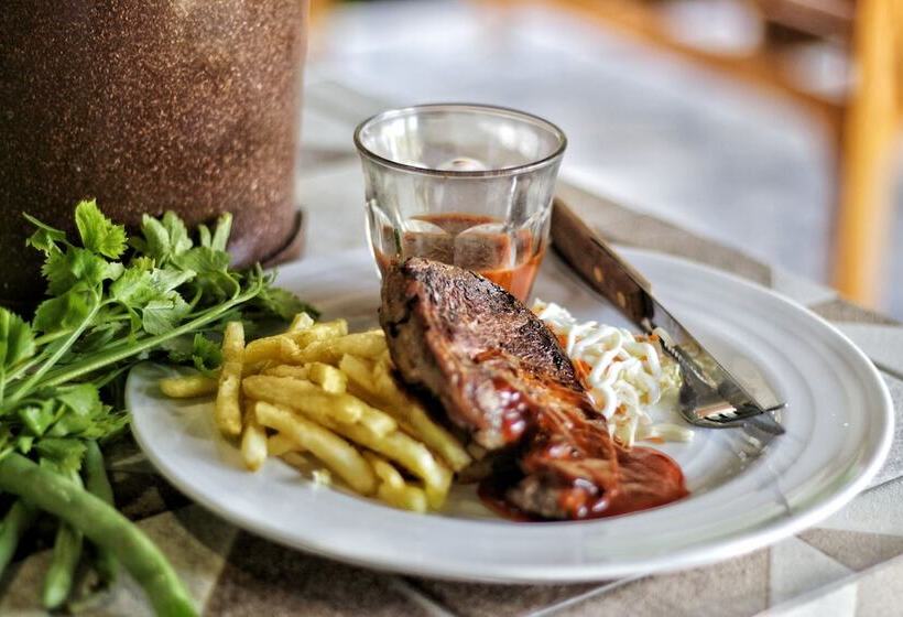 צימר The Hawk's Nest Resort