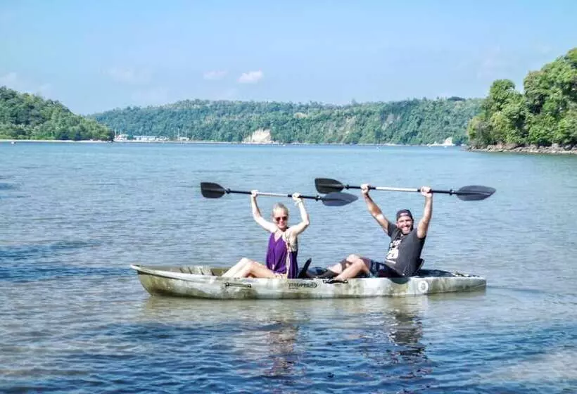 Aamiaismajoitus (B&B) The Hawk's Nest Resort