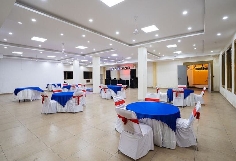 Corbett Wild Resort A River Access Property