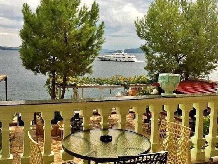 هتل Kalemi S Beachside