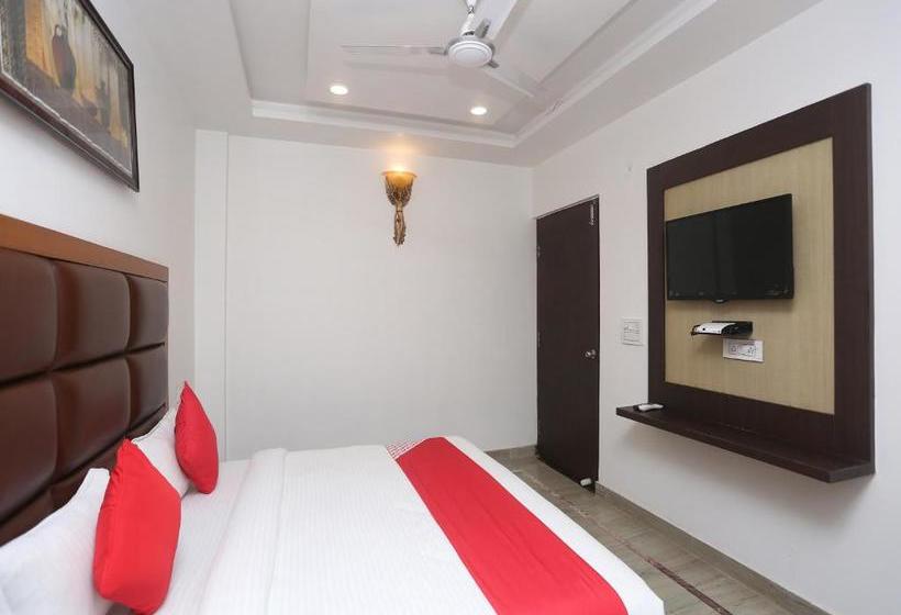 هتل Capital O 19743 Taj Green