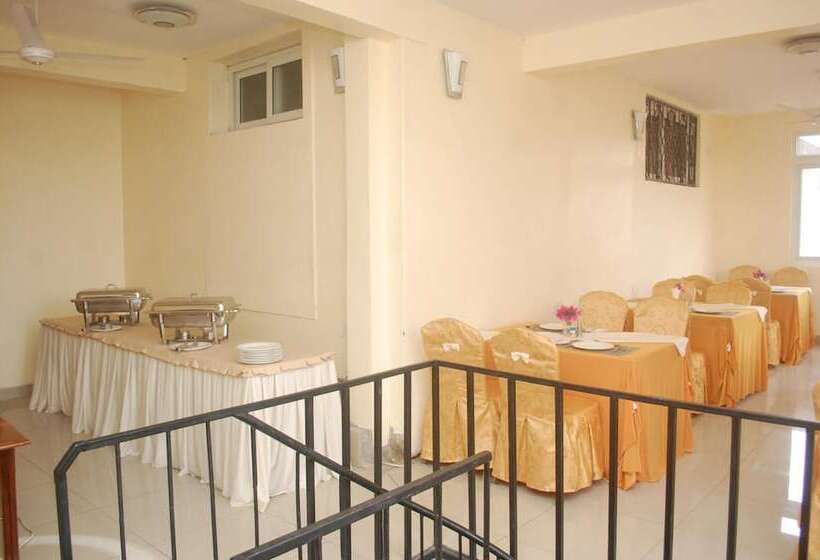 هتل Regency Inn Tudor