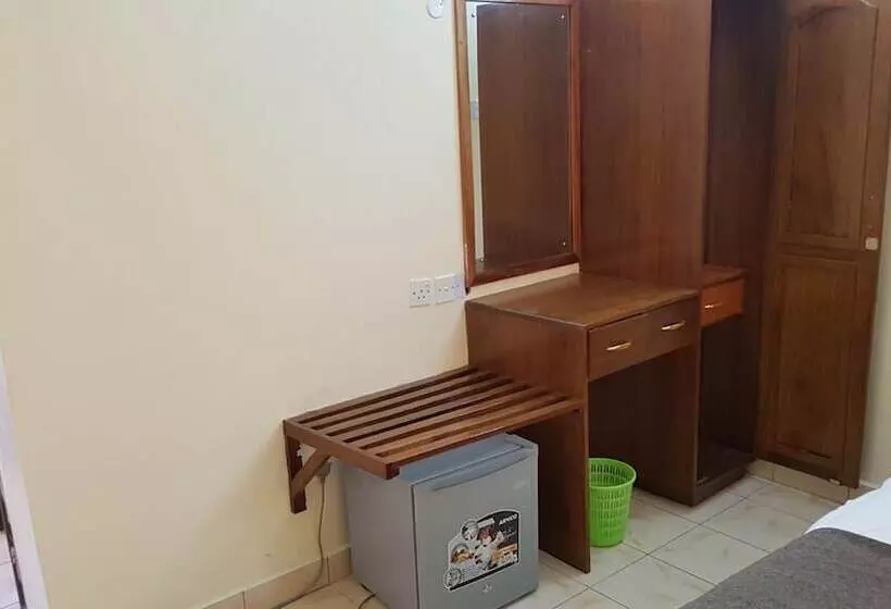 هتل Regency Inn Tudor