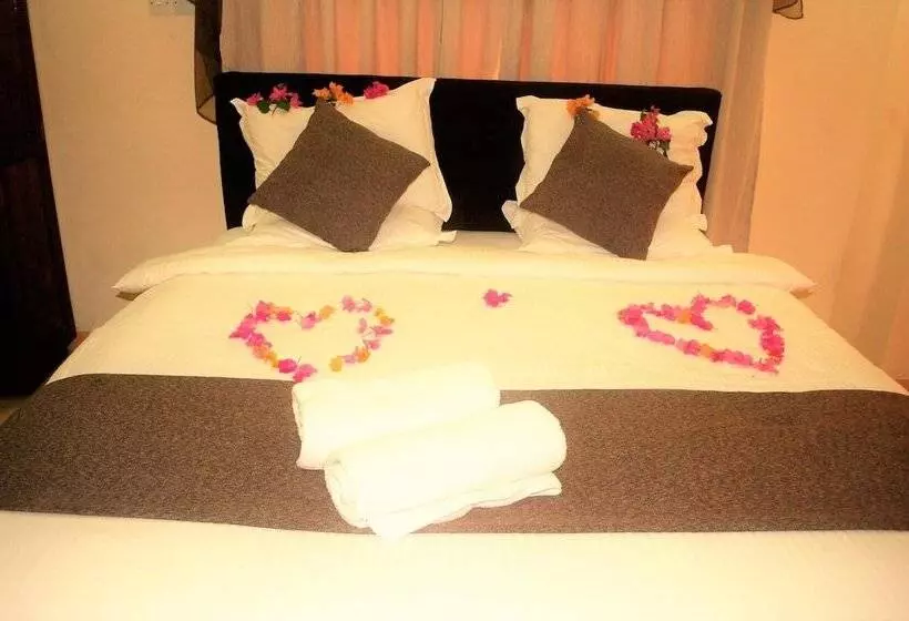 هتل Regency Inn Tudor