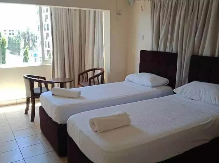 هتل Regency Inn Tudor