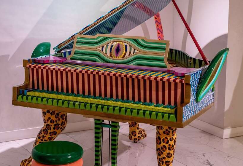 هتل Umbral, A Curio Collection By Hilton