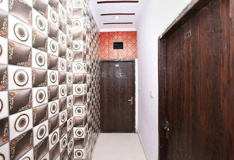 Oyo 19565 Hotel Galaxy