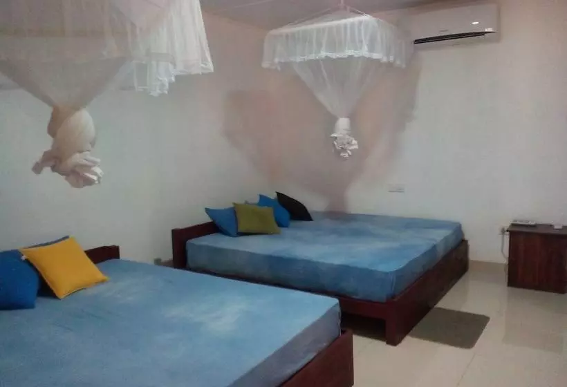 ユースホステル Sigiriya Village Home Stay