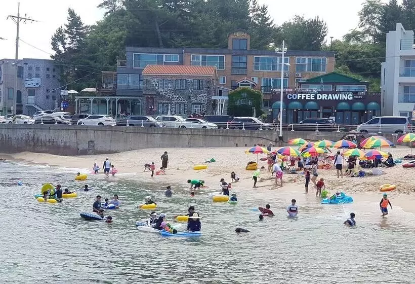 Gangneung Ocean Marina Pension   Hostel