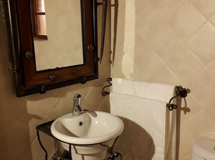 בית מלון כפרי African Explorer Private Game Lodge