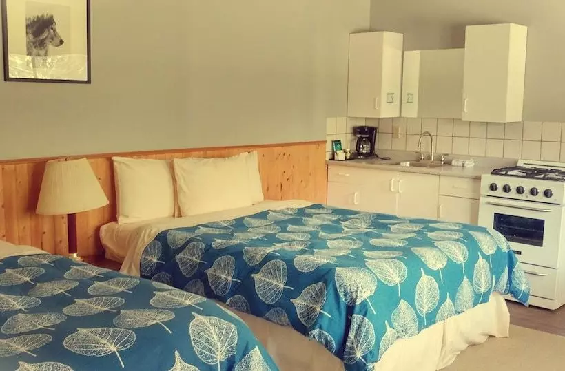 Hotelli Bella Coola Mountain Lodge