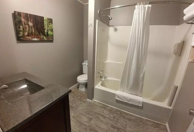 Hotelli Bella Coola Mountain Lodge