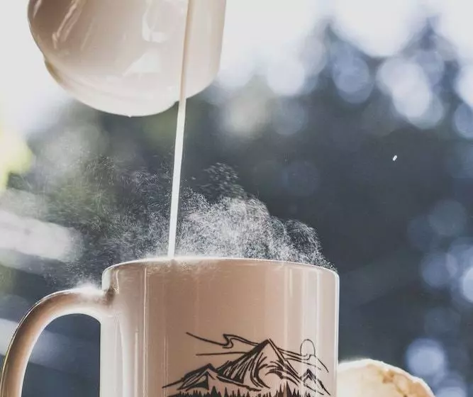 Hotelli Bella Coola Mountain Lodge