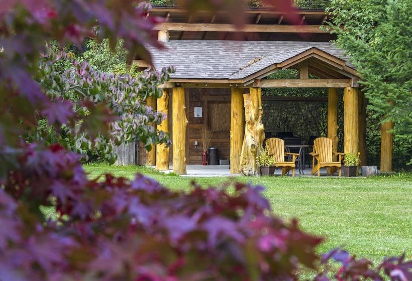 Hotel Bella Coola Mountain Lodge