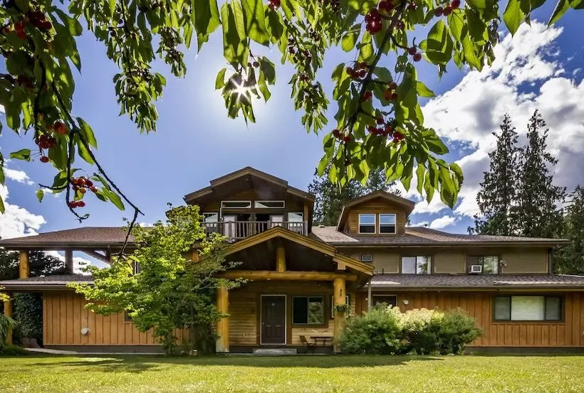 Hotelli Bella Coola Mountain Lodge