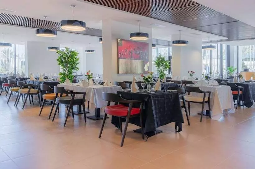 هتل Golden Tulip Royaume