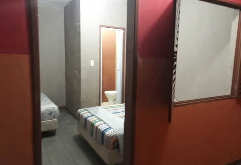 هتل Pousada & Hostel Casa Sefarad