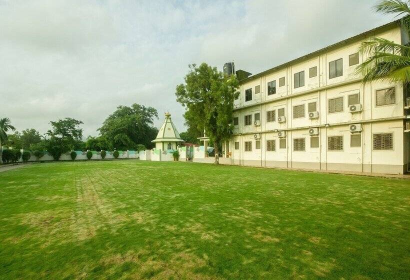 هتل Sahyadri Resort & Cottage By Oyo