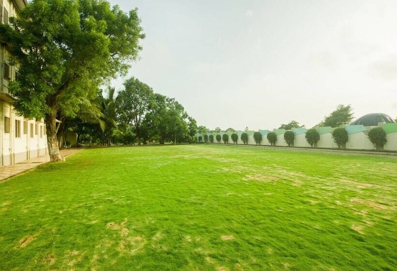 هتل Sahyadri Resort & Cottage By Oyo