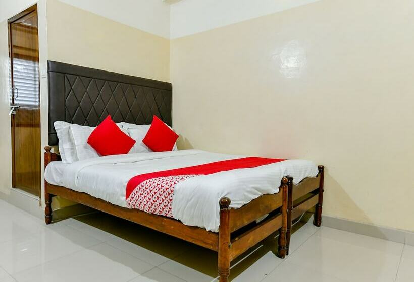 Oyo 23115 Hotel Saravana
