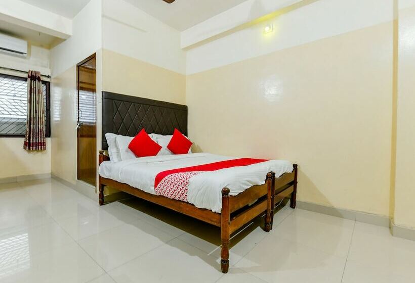 Oyo 23115 Hotel Saravana