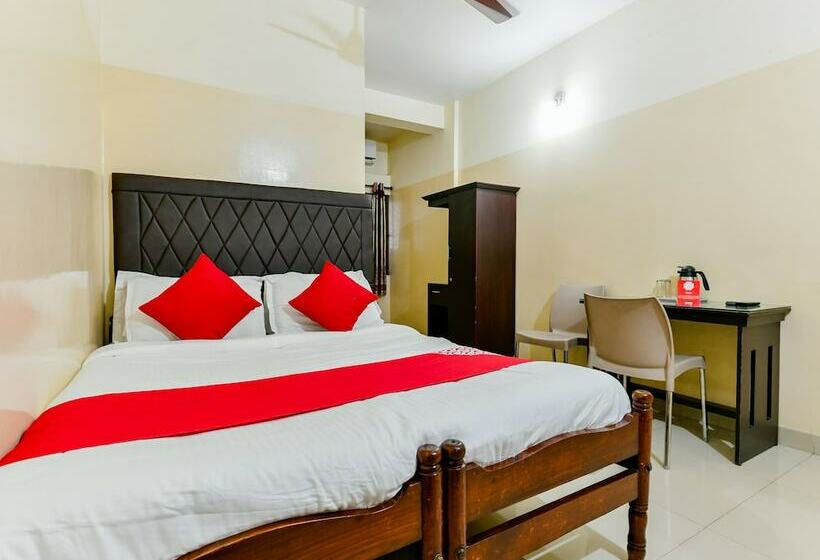 Oyo 23115 Hotel Saravana