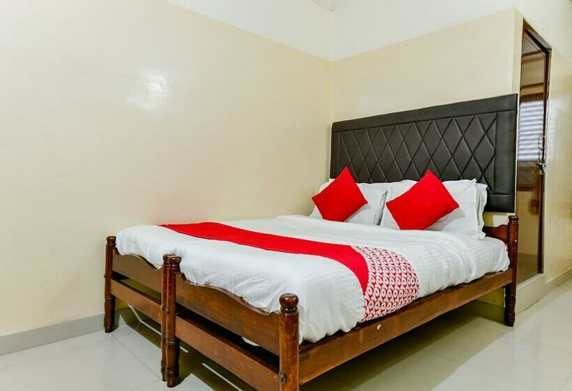 Oyo 23115 Hotel Saravana