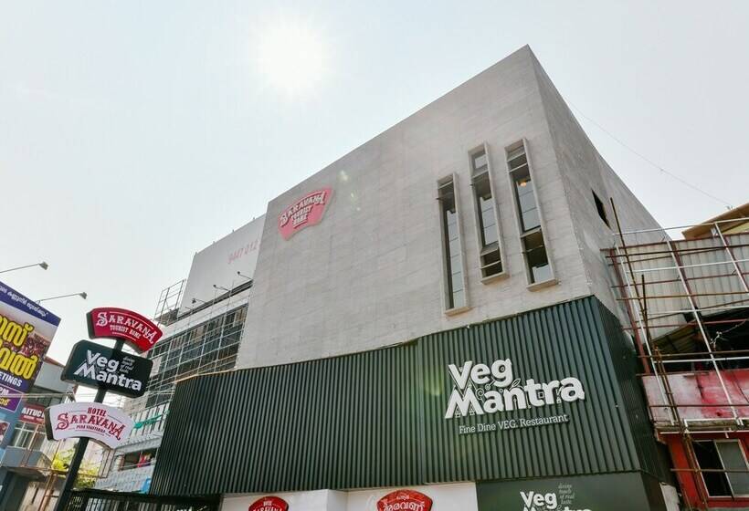 Oyo 23115 Hotel Saravana