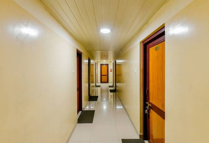 Oyo 23115 Hotel Saravana