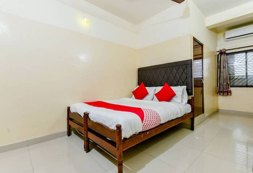Oyo 23115 Hotel Saravana