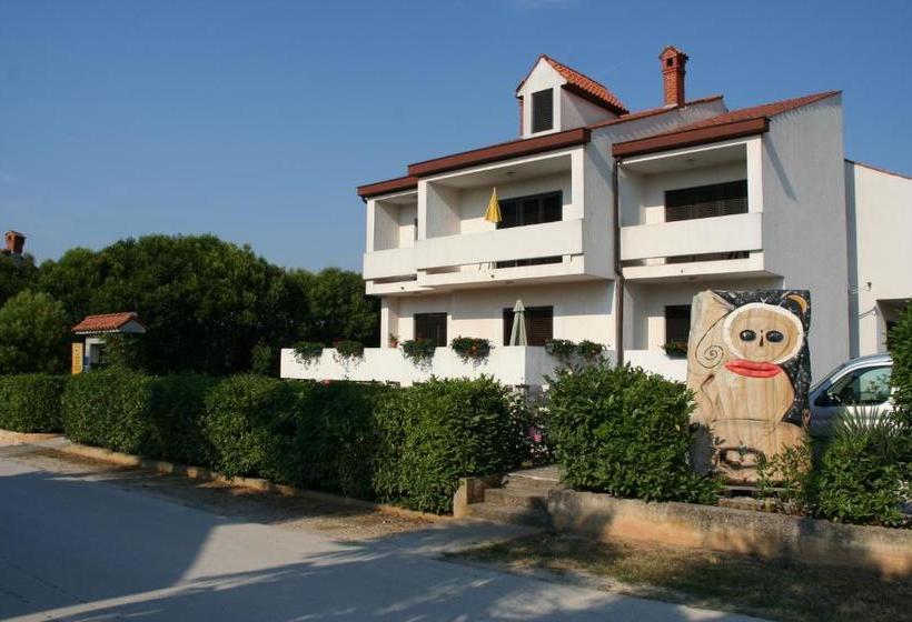 Apartments Villa Falcon