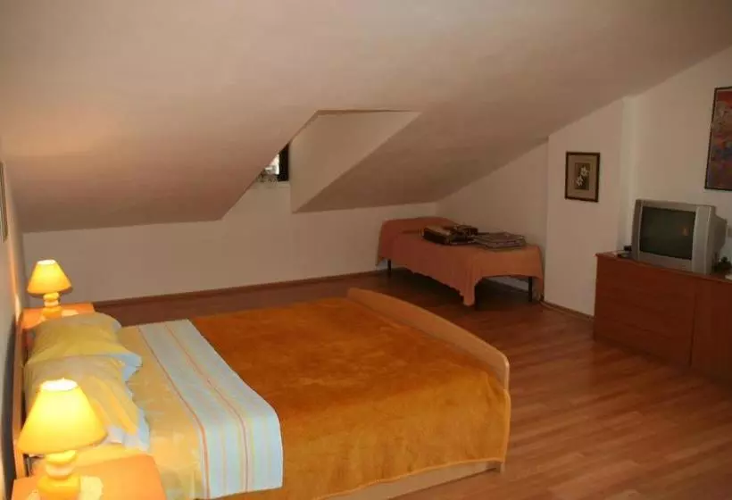 Apartments Villa Falcon