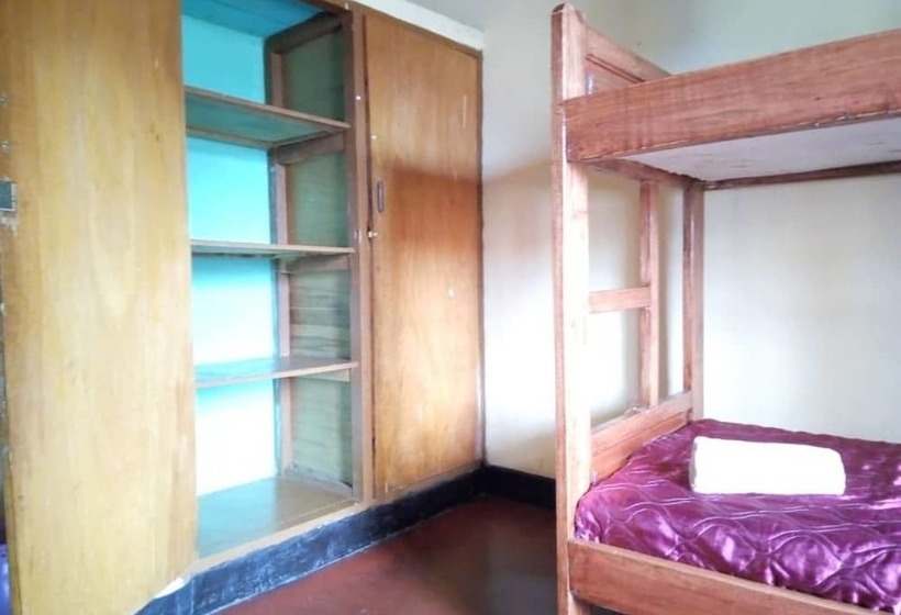 تختخواب و صبحانه East Africa Amazon Guest House