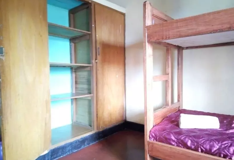 تختخواب و صبحانه East Africa Amazon Guest House