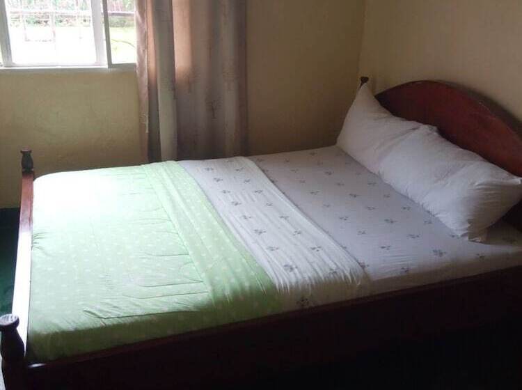 تختخواب و صبحانه East Africa Amazon Guest House